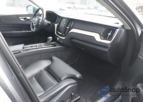 2018 Volvo Xc60 T6 Inscription z USA, uszkodzony, nr VIN LYVA22RLXJB083190